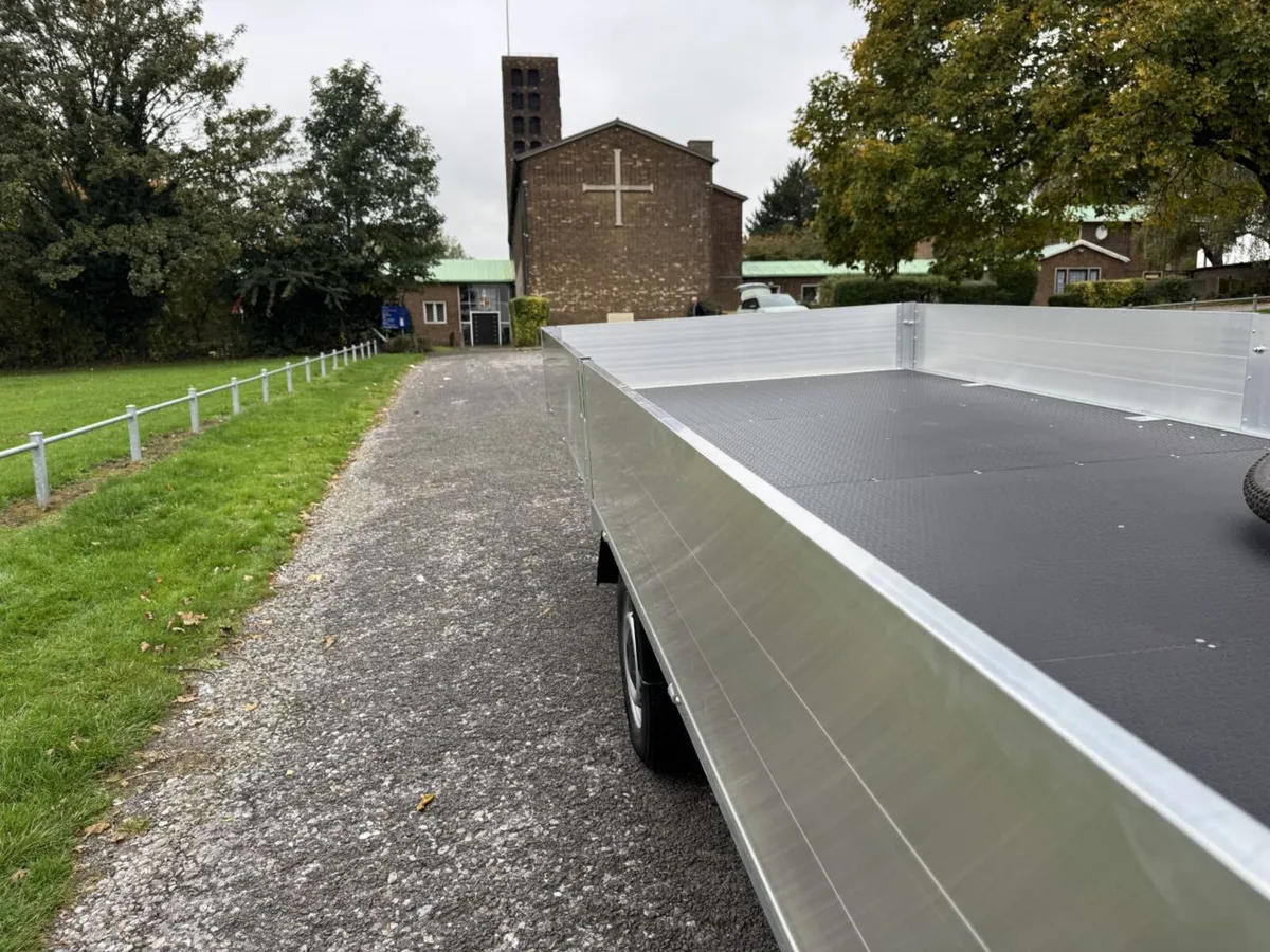 2022 Volkswagen Crafter Dropside Van - Image 3