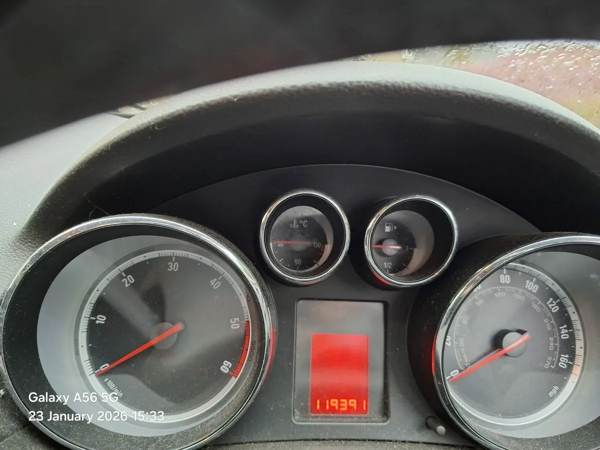 Vauxhall Insignia 2.0 Cdti 160bhp 4 door saloon - Image 3