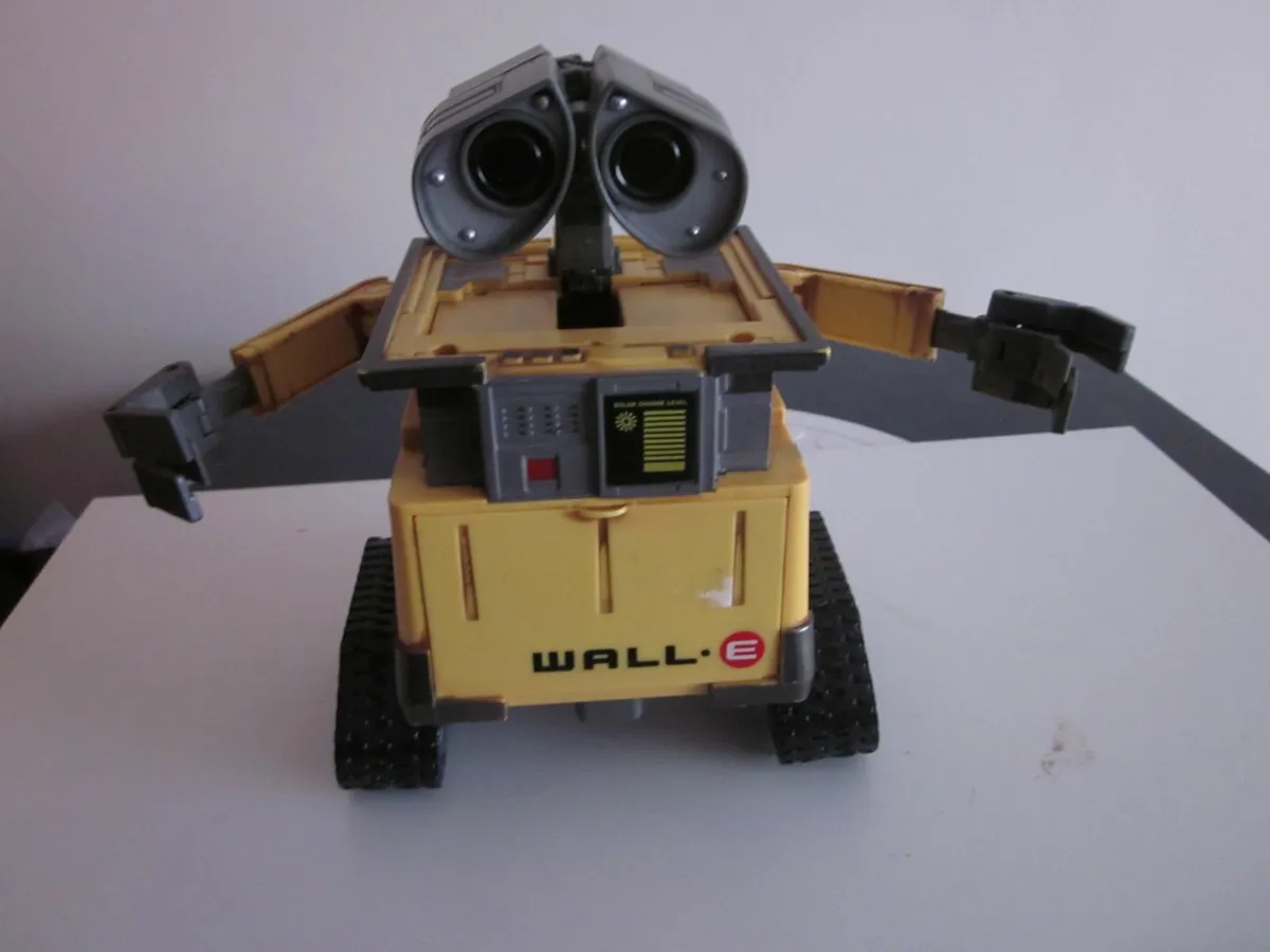 Disney Wall-E Pop Up Transforming Figure Robot - Image 1