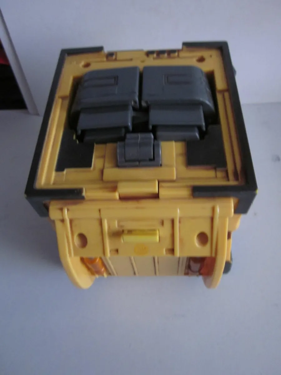 Disney Wall-E Pop Up Transforming Figure Robot - Image 4