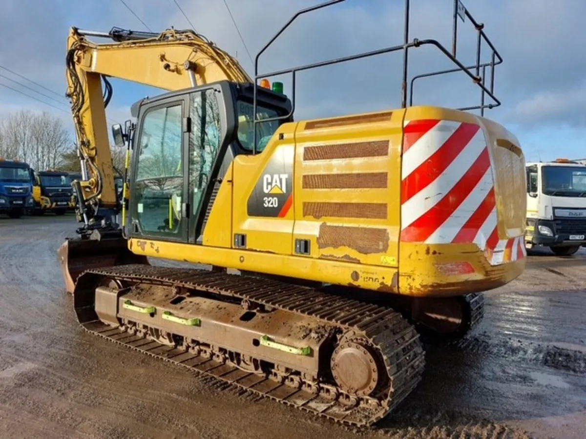 2018 CAT 320 Tracked Excavator - Image 2