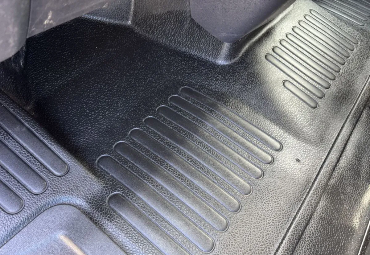 2023 Nissan Interstar Dropside Van - Image 4