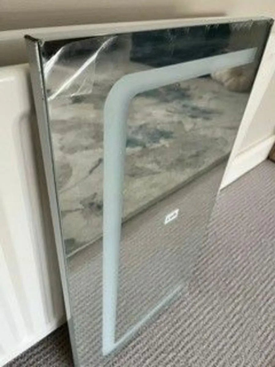 Elegant Bathroom Cabinet - LED - Shaver Socket - Image 2