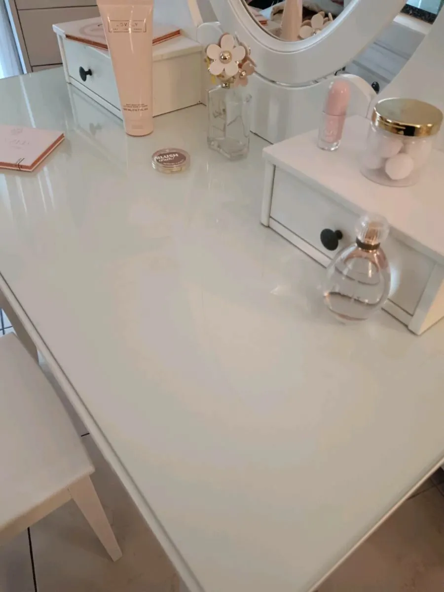 Dressing table and stool - Image 1