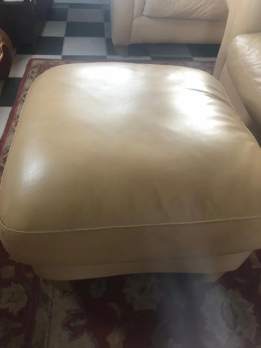 Leather couch - Image 4