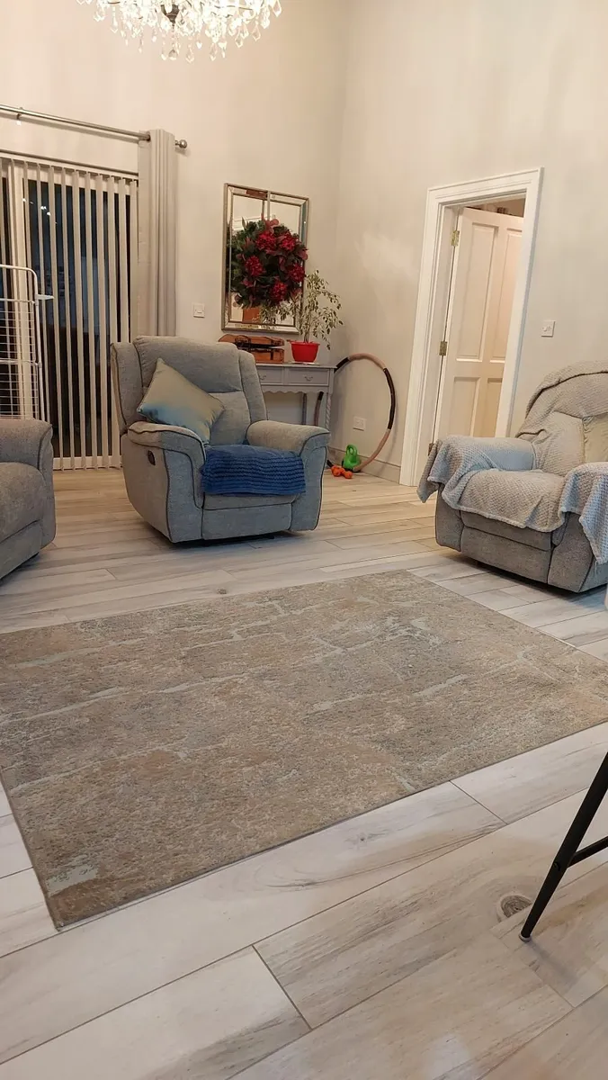 ceramic shower tray and 3 piece suite - Image 2