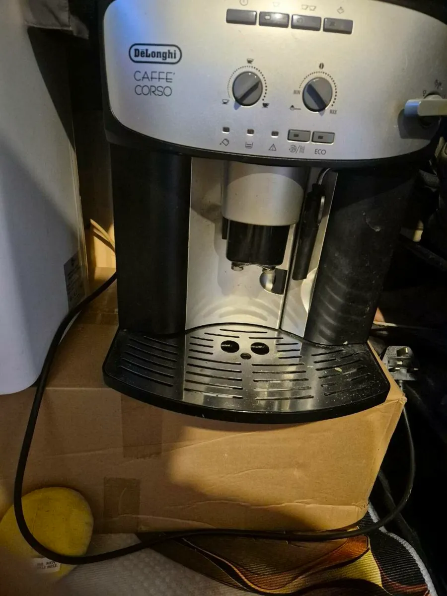 Delonghi coffee machine - Image 2