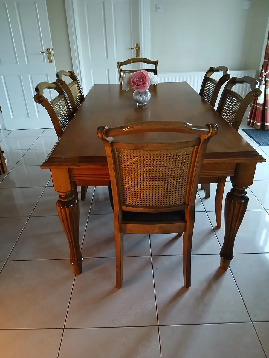 Kitchen table and Chairs