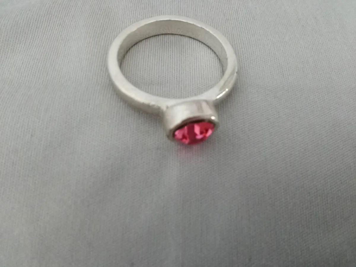Costume Jewellery Pink Stone Ring. - Image 3