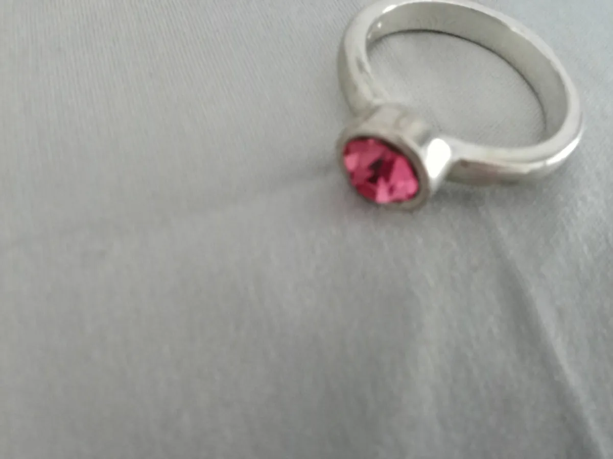 Costume Jewellery Pink Stone Ring. - Image 1