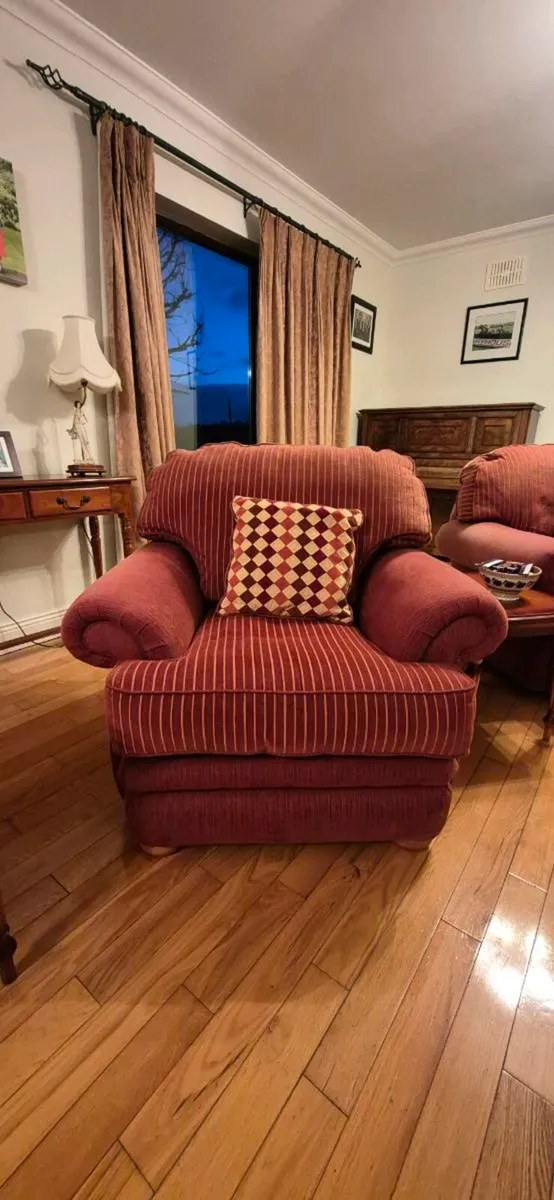 Suite of furniture - Image 3