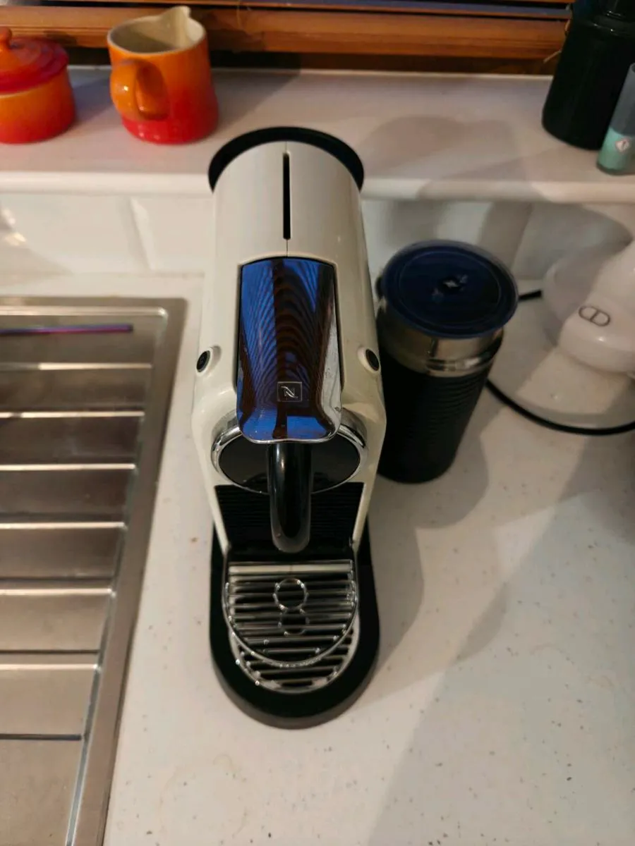 Nespresso machine - Image 1
