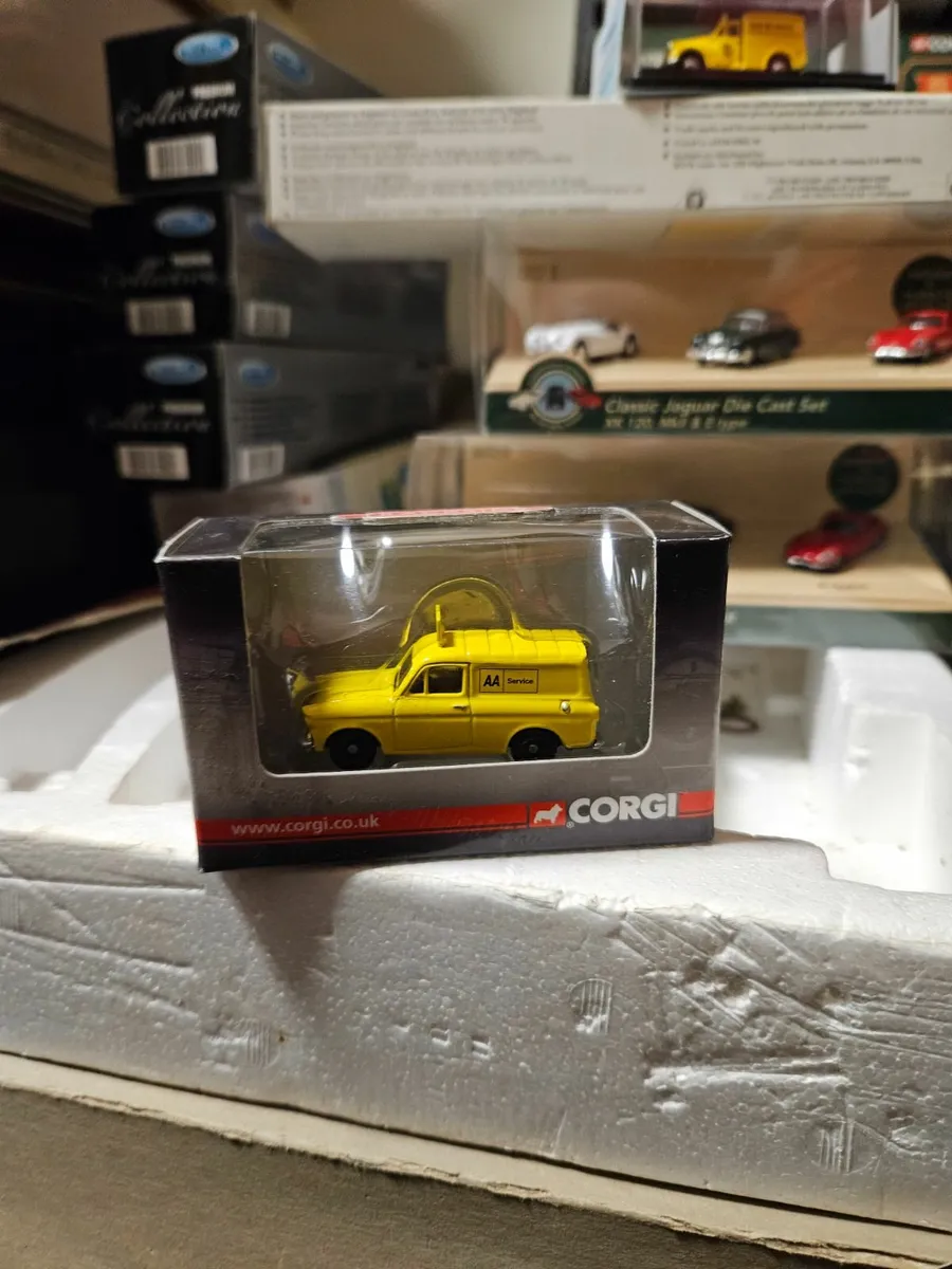 Corgi Ford Anglia AA Van