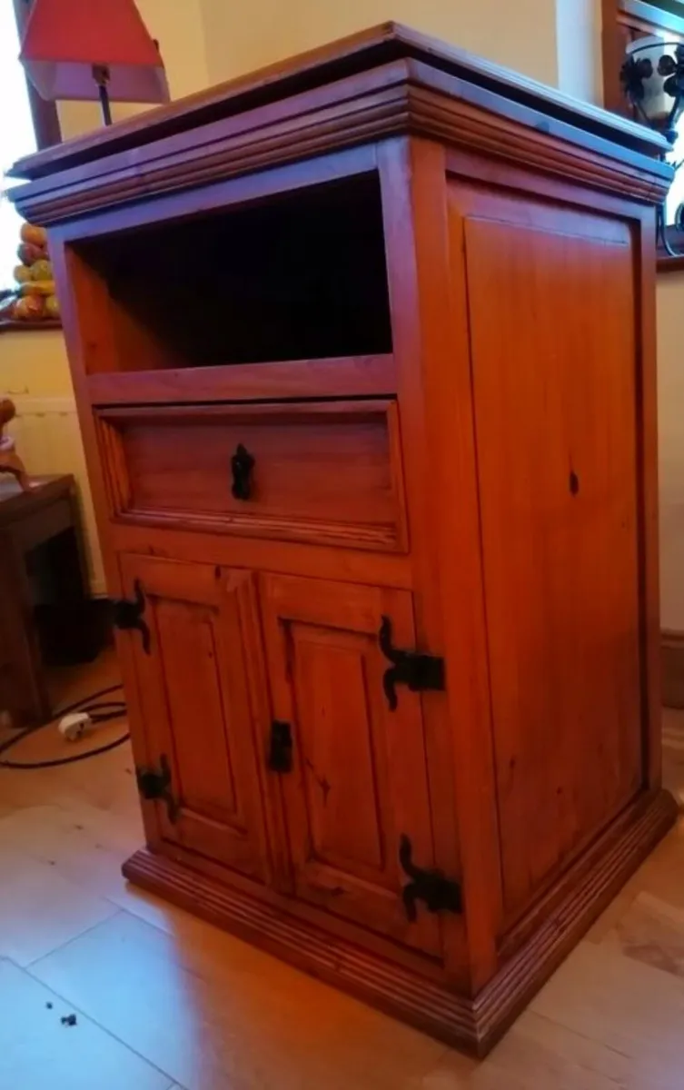 TV/Video Unit - Image 2