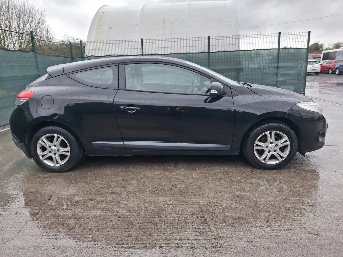 2011 Renault Megane  1.5 Diesel - Image 1