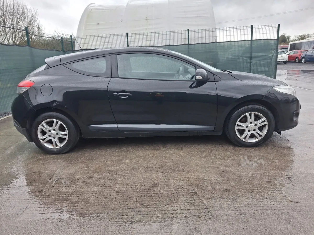 2011 Renault Megane  1.5 Diesel - Image 2