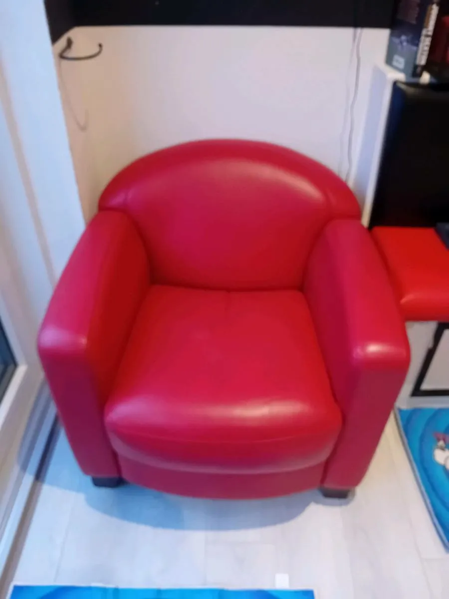 2 red leather armchairs - Image 1