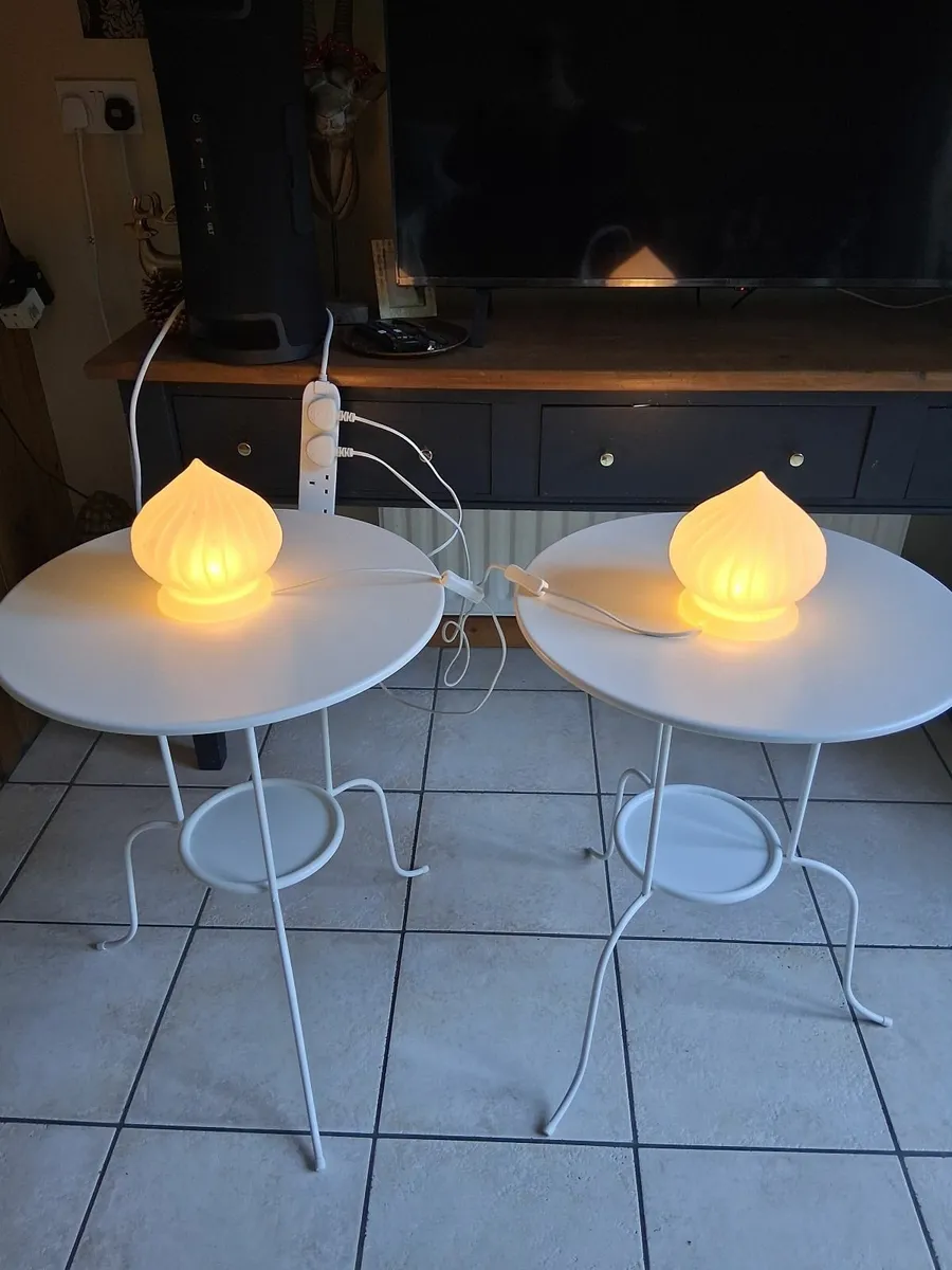 Bedside tables x2 . Glass lamps x 2 - Image 3