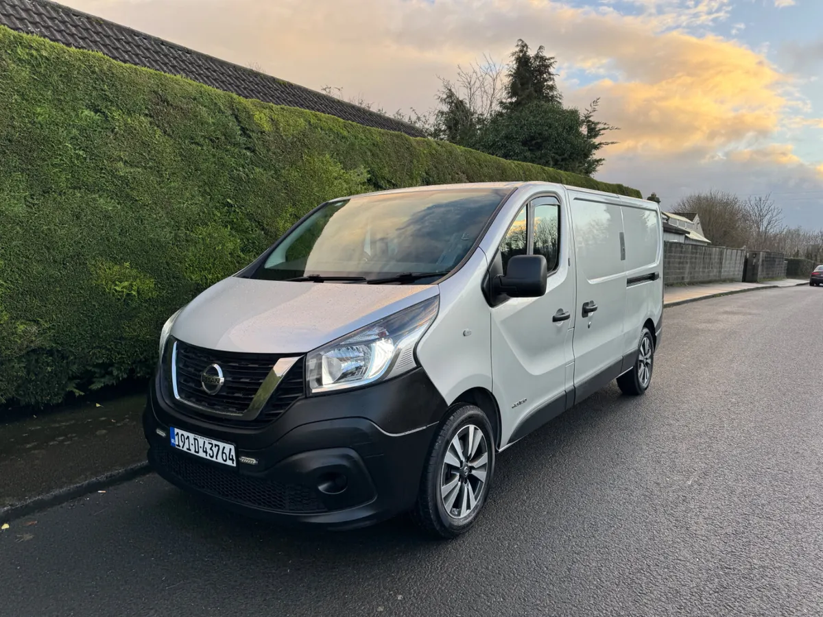 Nissan NV300 LOW MILEAGE AIRCON - Image 4