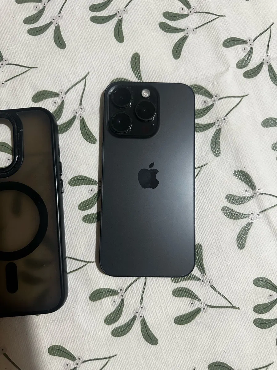 iPhone 15 pro 128GB Black Titanium - Image 1