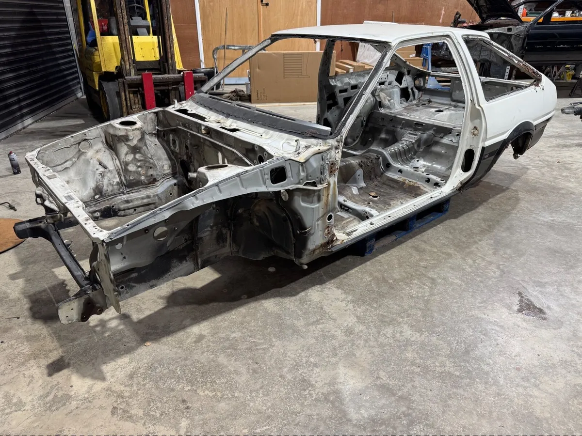 Toyota Corolla 1986 - Image 1