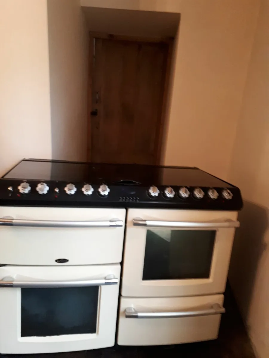 Cook electric  and gas in good conditions - Image 2