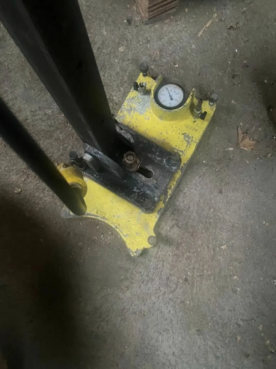Core Drill and Rig - Image 4
