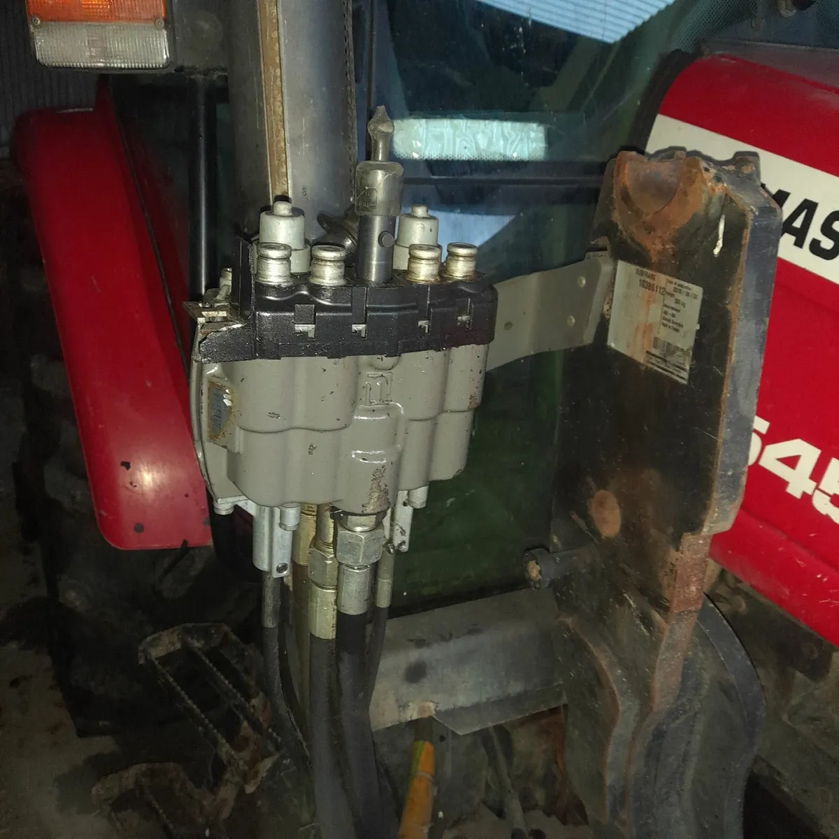 Tractor loader - Image 2