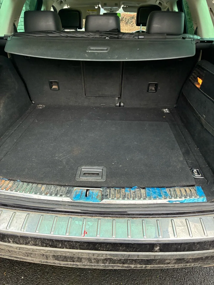 Volkswagen Touareg - Image 4