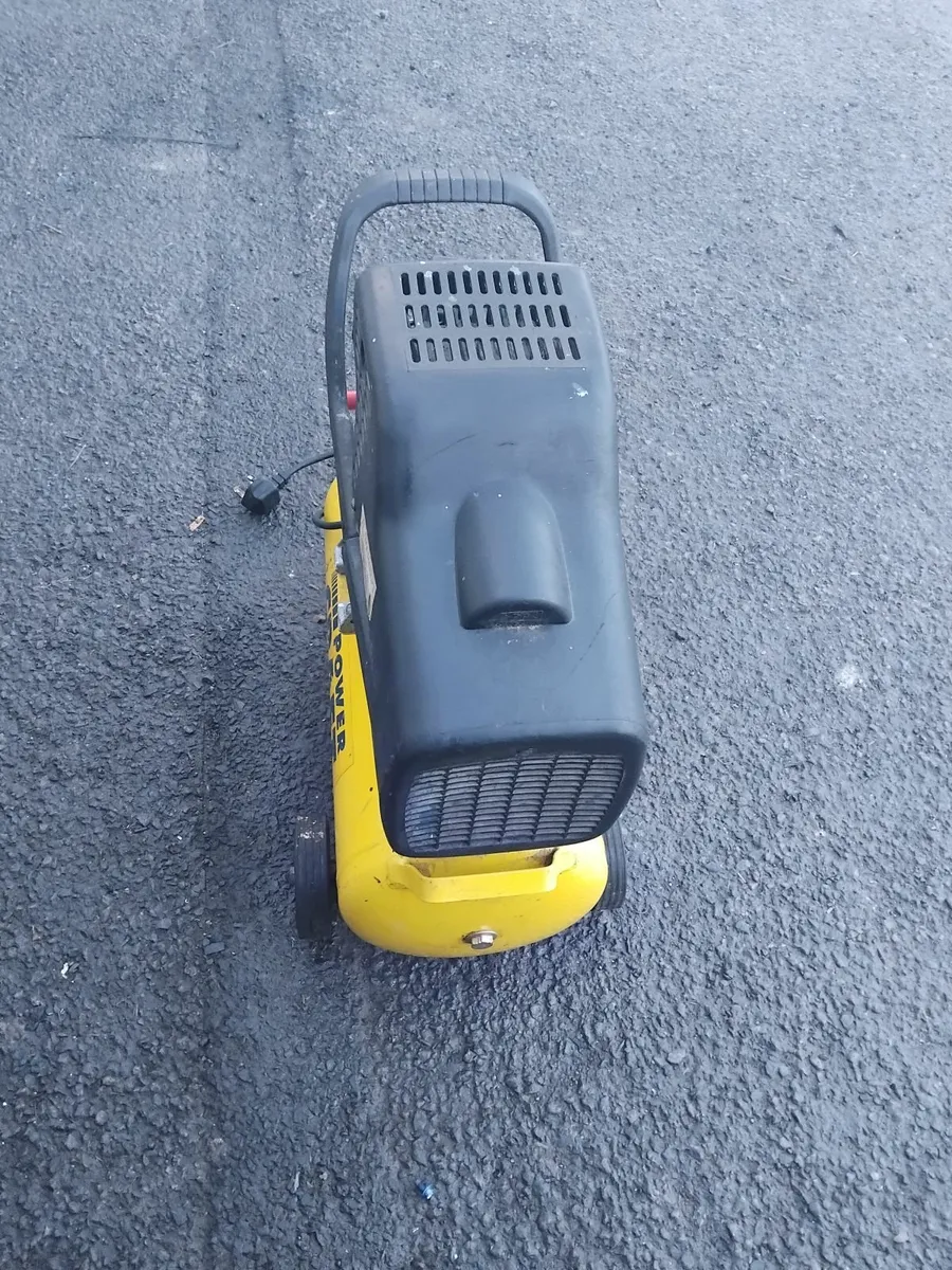 Air compressor working perfect priced 80e - Image 3