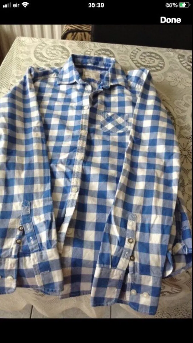 Ladies American eagle shirt size 8 €10 - Image 2