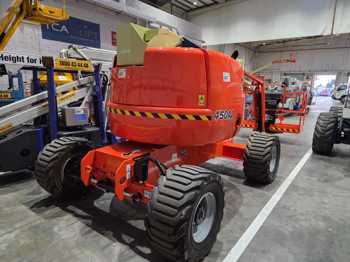 Genie Z45 ( JLG 450 AJ Diesel Boom - year 2014 ) - Image 1