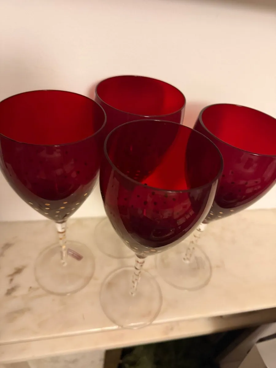 4 Red wine glasses - Image 2