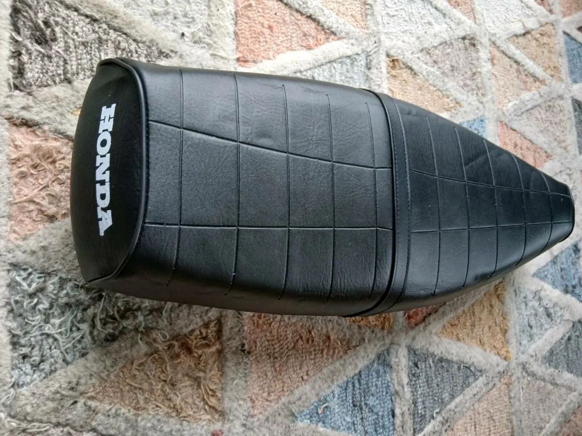 HONDA C90 CUB SEAT. - Image 1