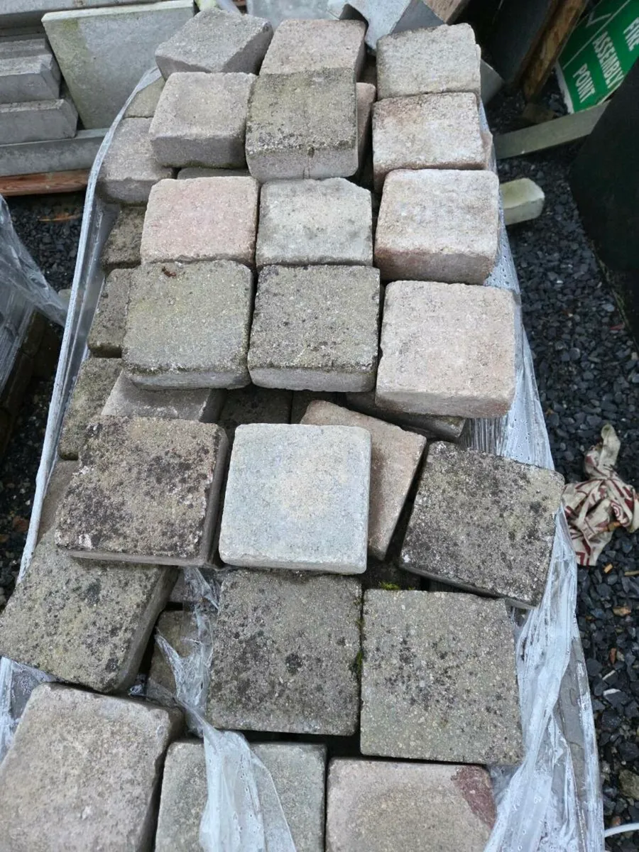 Second hand paving bricks - Image 2