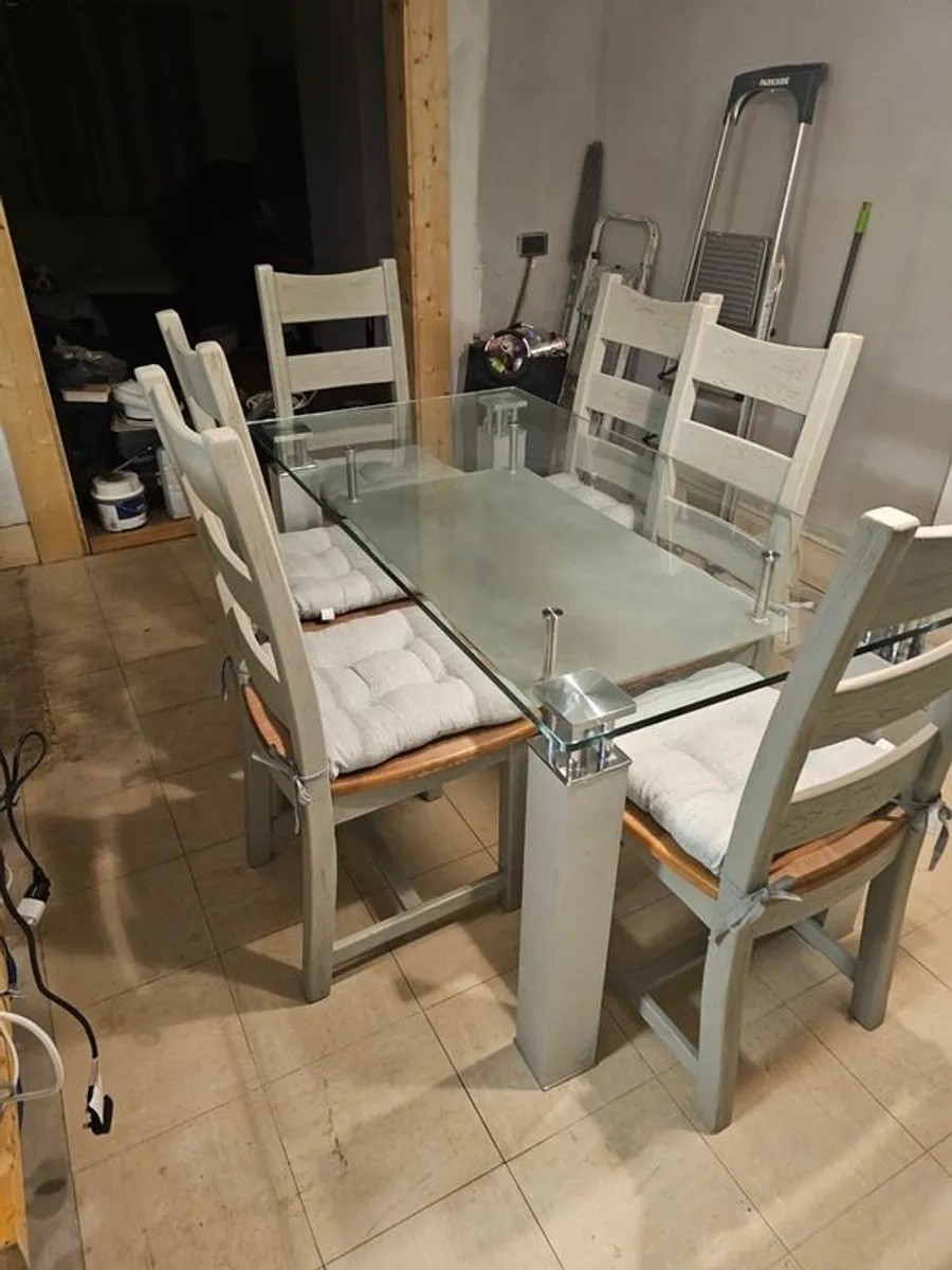 Table and Chairs - Image 2