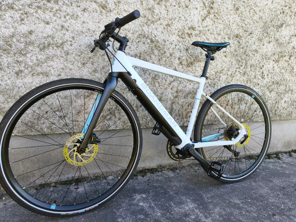 Boardman HYB 8.9 E-bike like new - Image 1