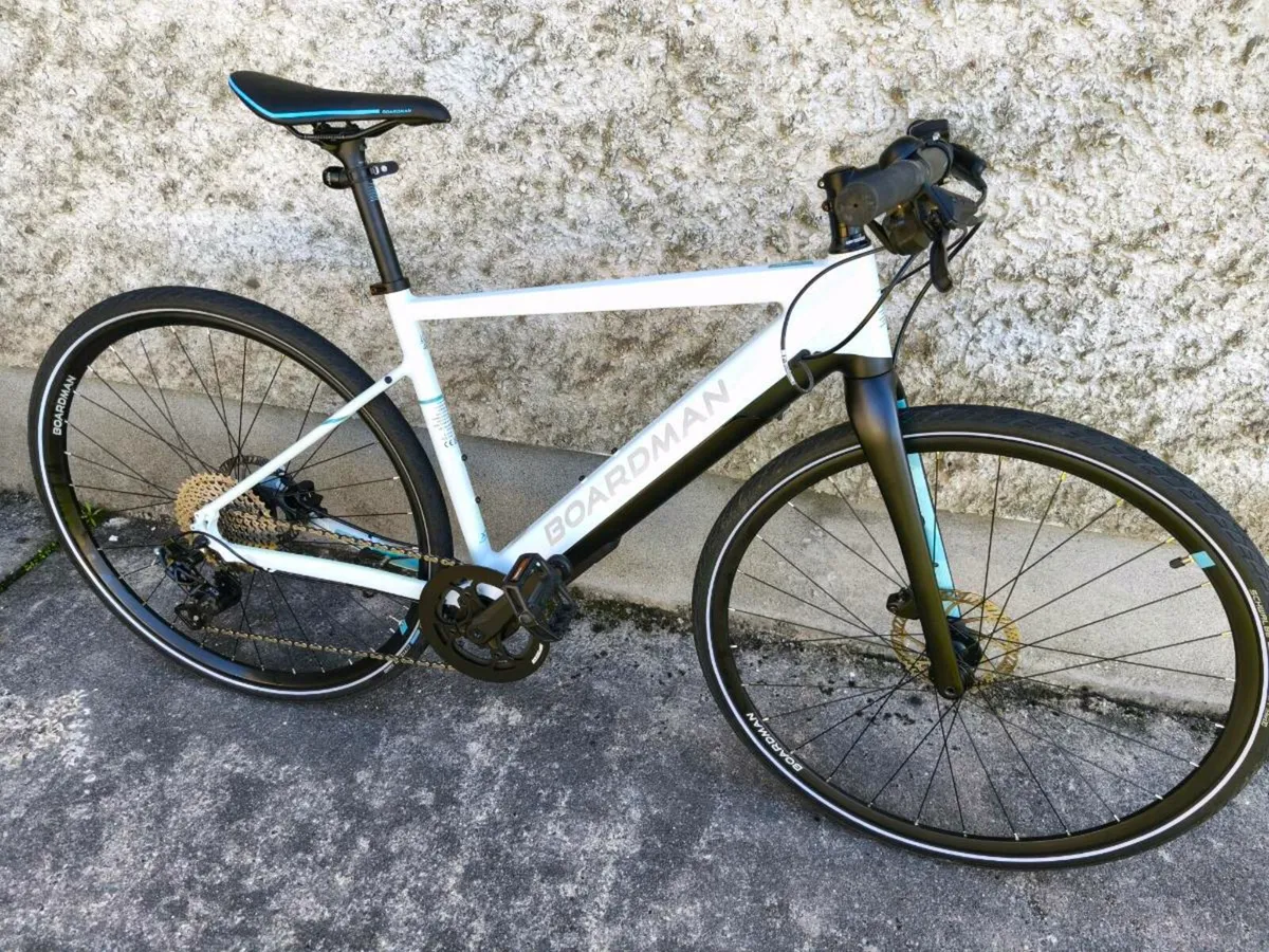 Boardman HYB 8.9 E-bike like new - Image 2