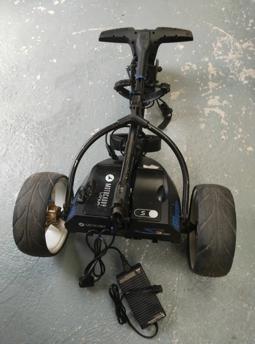 Motocaddy SPro3 plus charger - Image 1