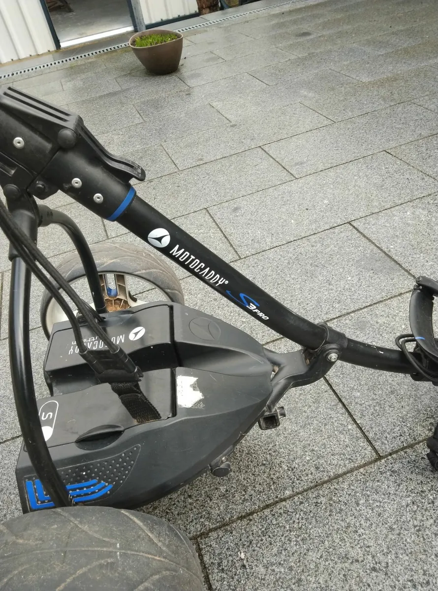 Motocaddy SPro3 plus charger - Image 4