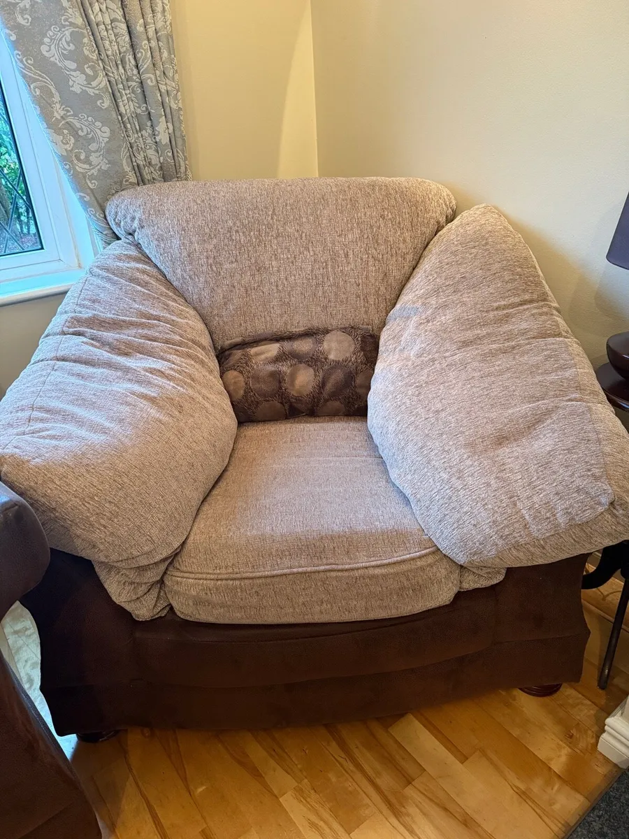 3 Piece Suite Sofa - 3 Seater, 2 Seater and 1 - Image 3