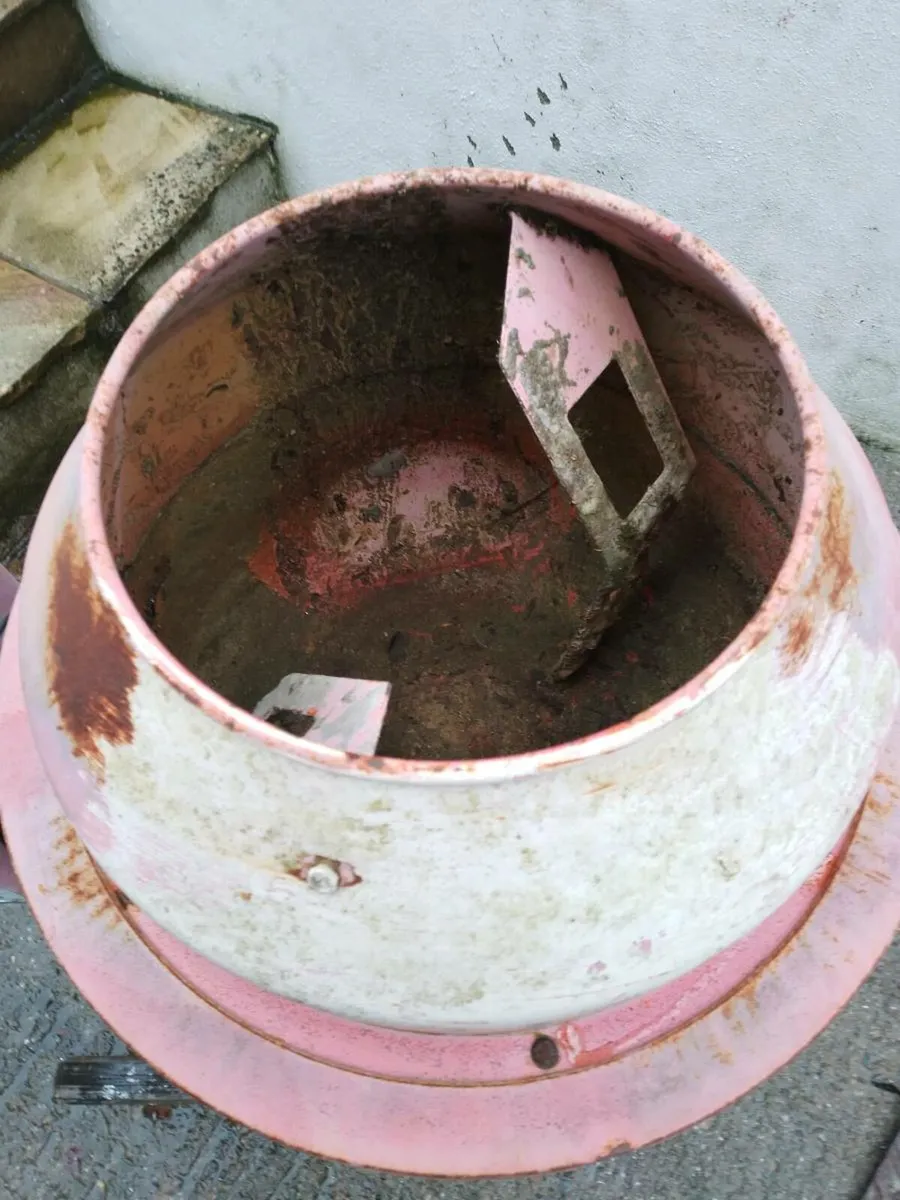 Very small cement mixer - Image 4