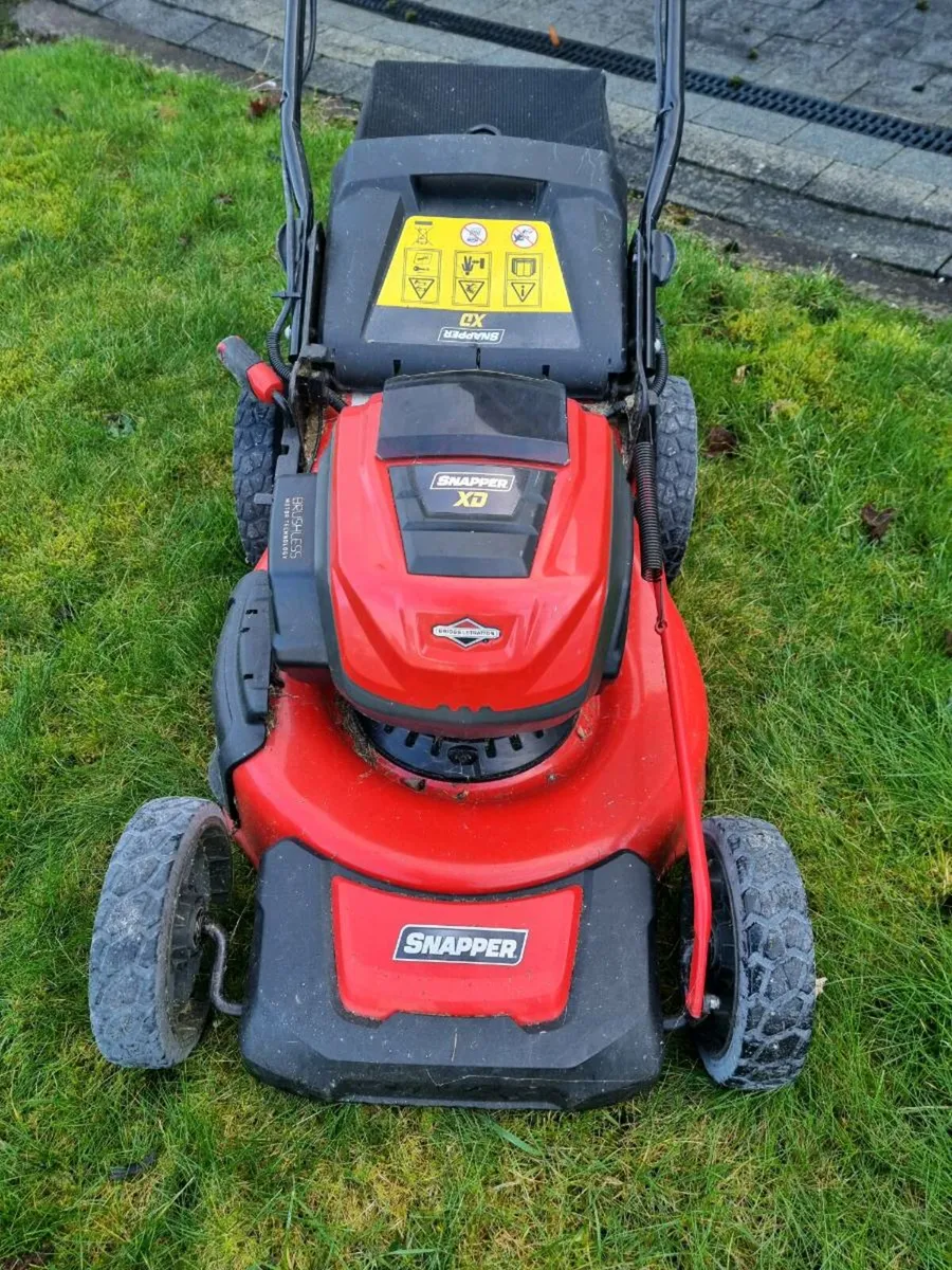 Snapper XD battery lawnmower - Image 1