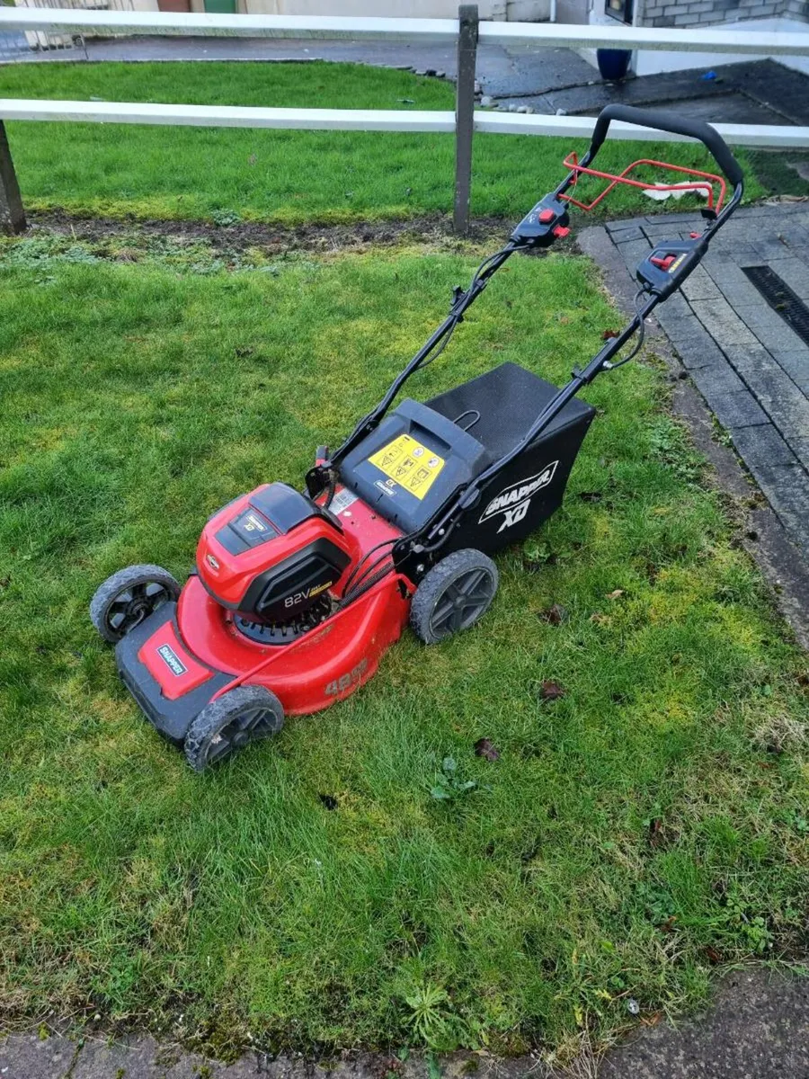 Snapper XD battery lawnmower - Image 2