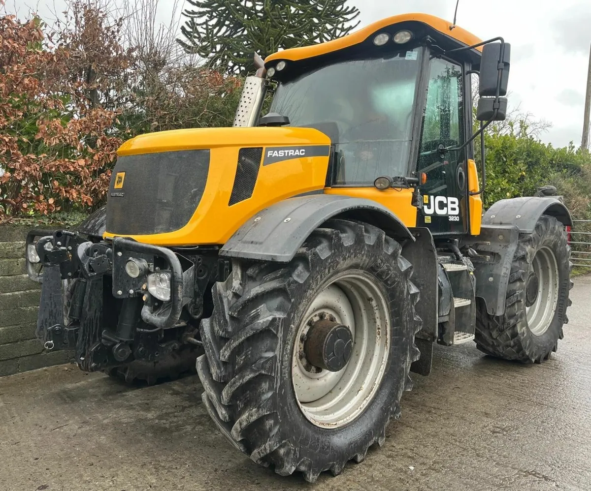 JCB Fastrac 3230  @  Russell  Fastraxx Ltd - Image 3