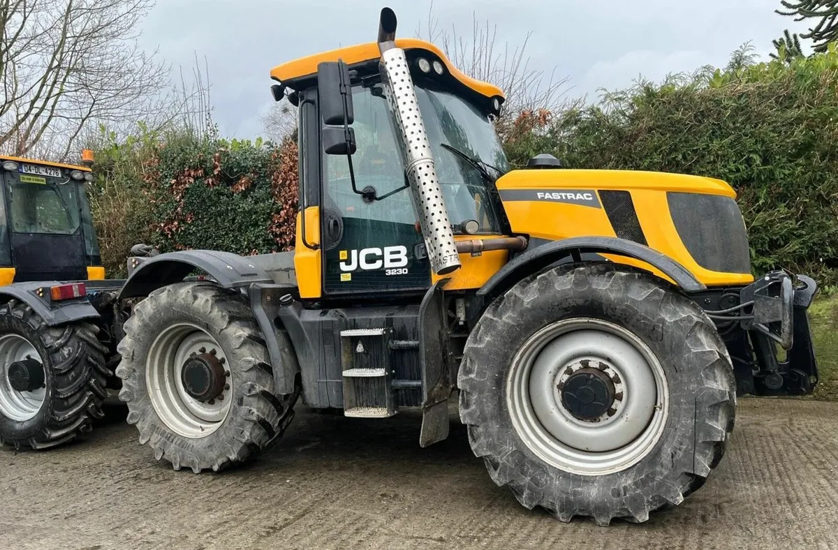 JCB Fastrac 3230  @  Russell  Fastraxx Ltd - Image 4