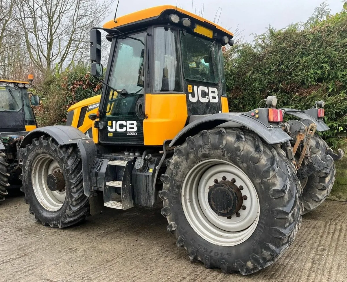 JCB Fastrac 3230  @  Russell  Fastraxx Ltd - Image 1