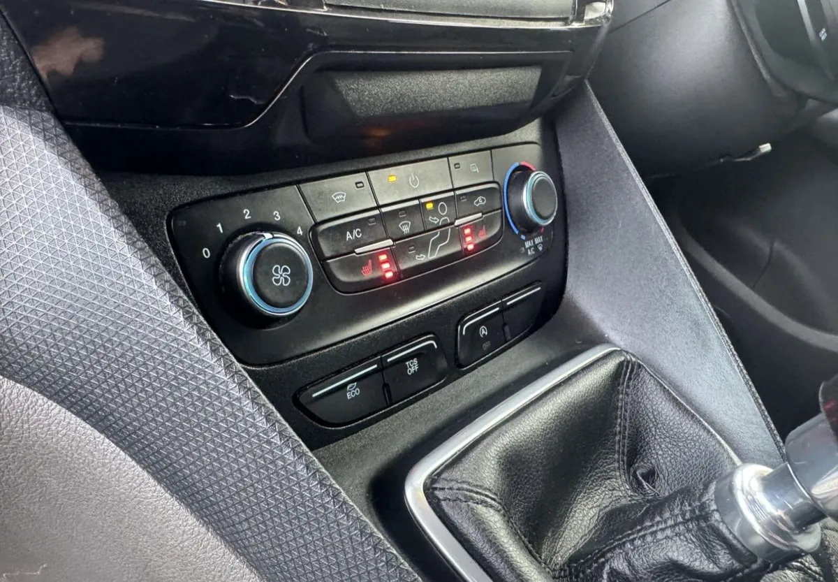 2021 Ford Transit Connect Panel Van - Image 4