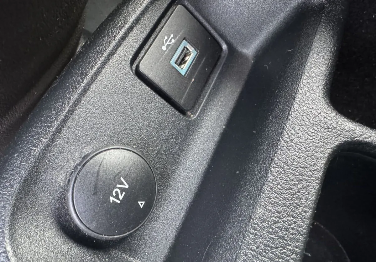 2021 Ford Transit Connect Panel Van - Image 3