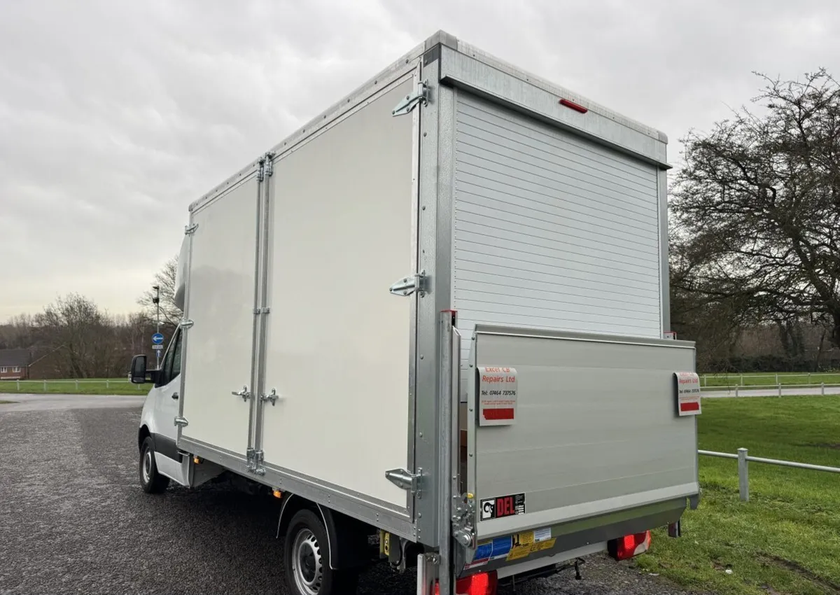 2021 Mercedes-Benz Sprinter Luton Box Van - Image 3
